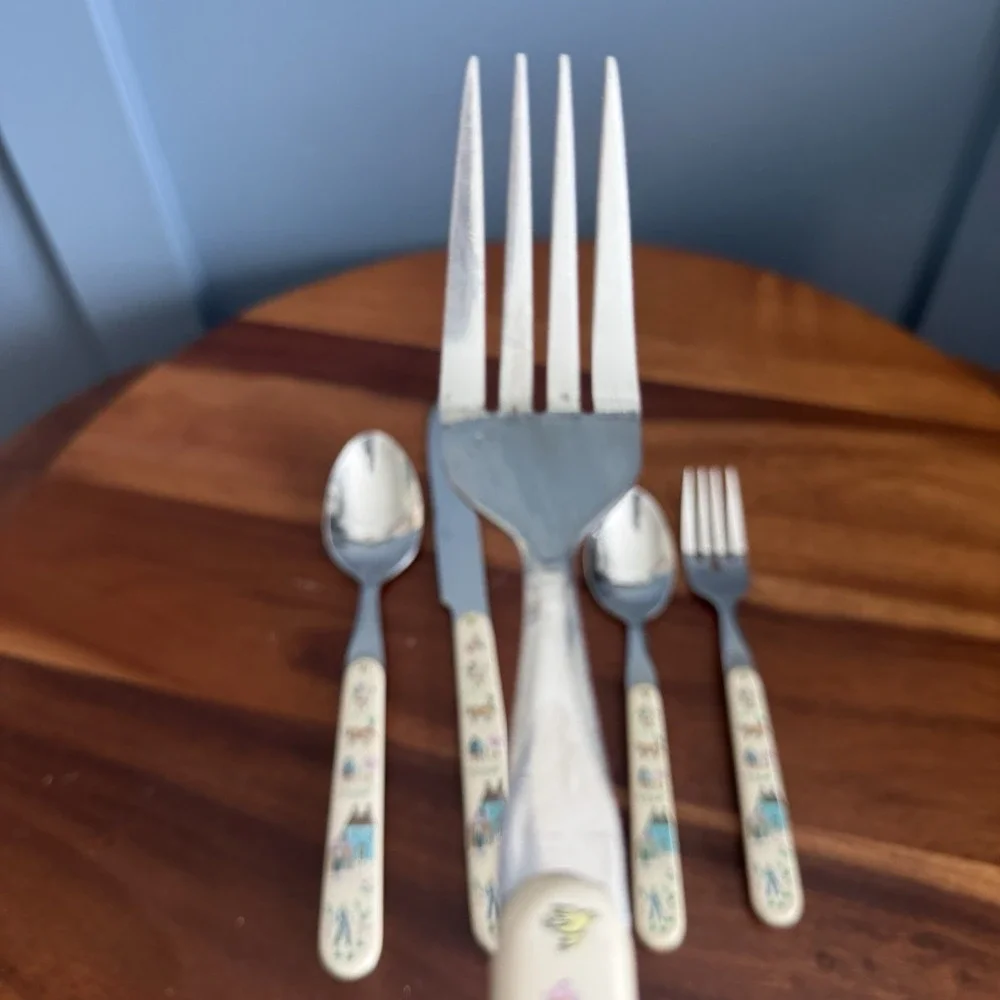 Vintage Heartland International Flatware‎ 5 Pc Place Setting Folk Art Country